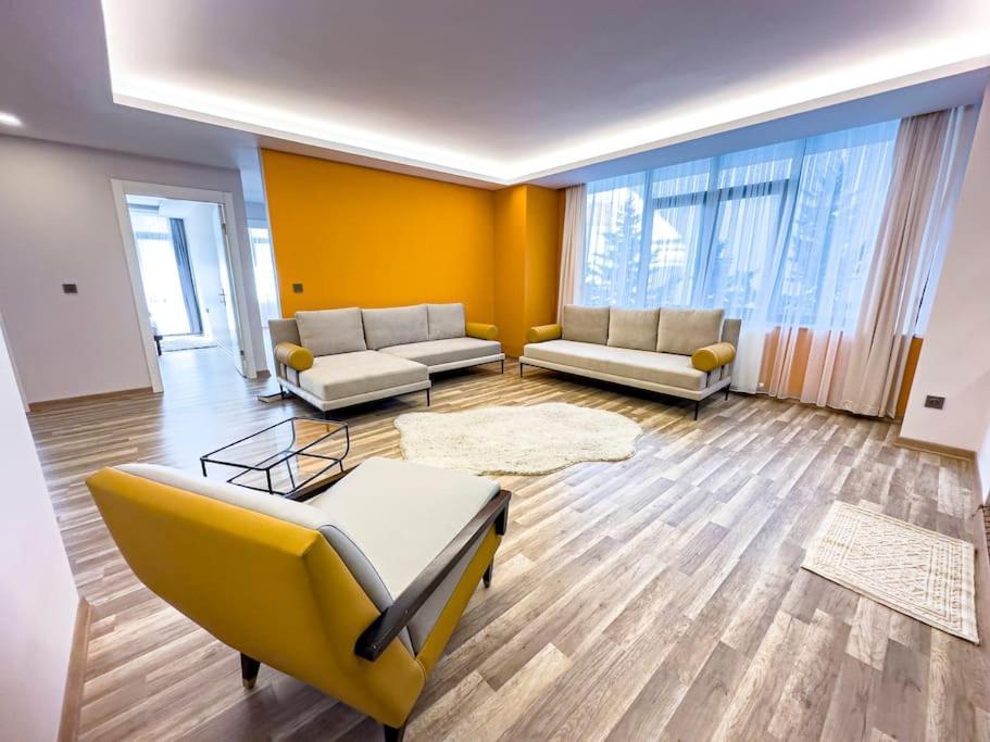 Apartment 102- Intimate *