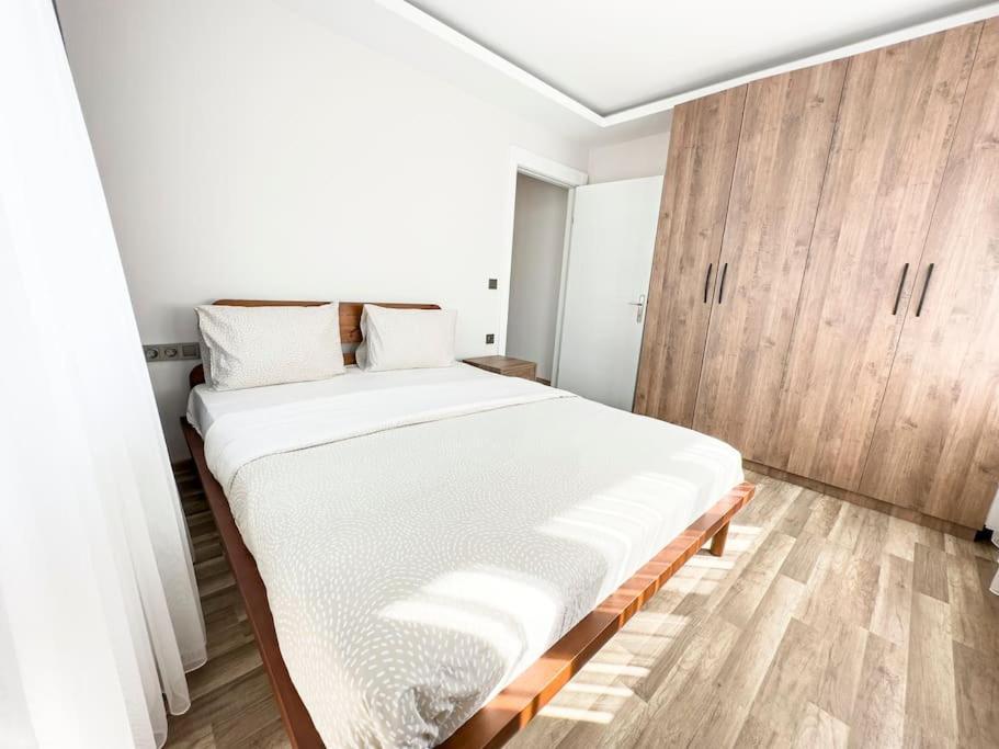102- Intimate * Ankara