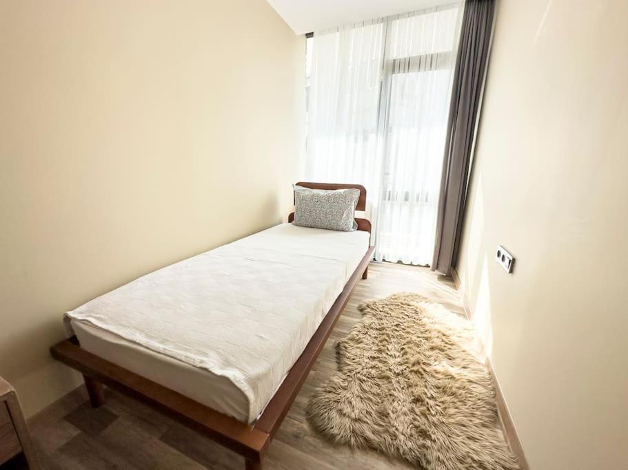 102- Intimate Ankara
